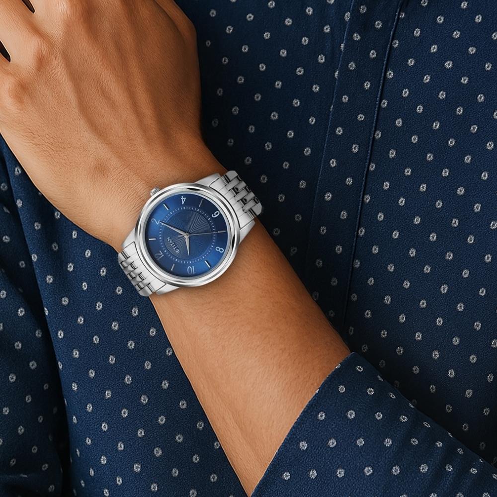 Titan Karishma Zing Quartz Analog Blue Dial Stainless Steel Strap Watch for Men (5)