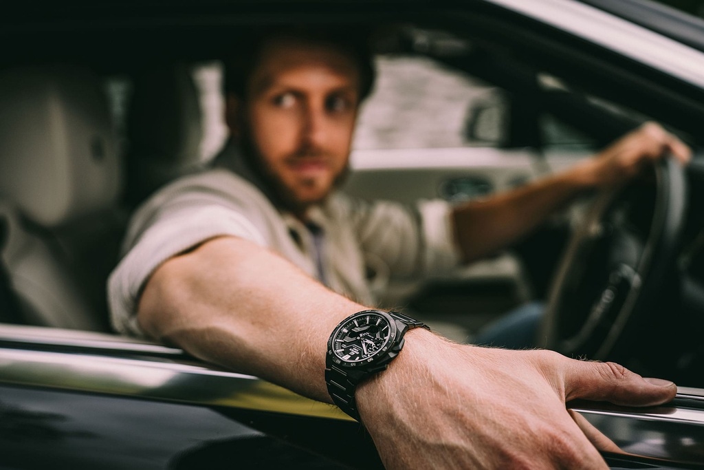 CASIO Men EDifice ECB-2200DC-1ADF Black Ana-Digi Dial Black Stainless Steel Band ED589