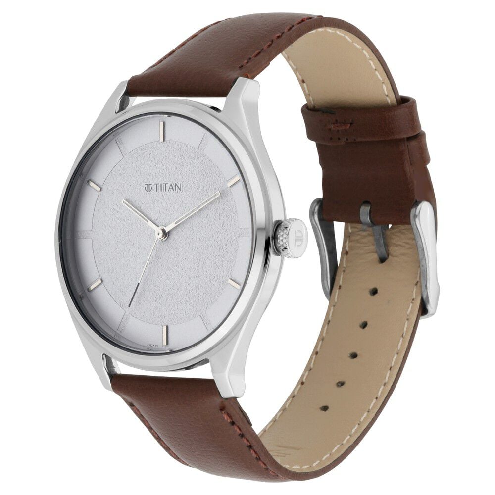 Titan Men's Classic Watch: Gradient Dial & Sleek Markings with Leather Strap