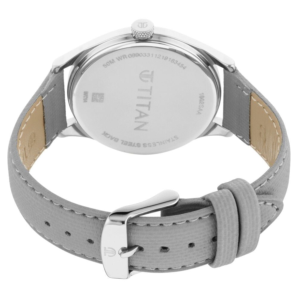 Titan Men's Classic Watch: Gradient Dial & Sleek Markings with Leather Strap