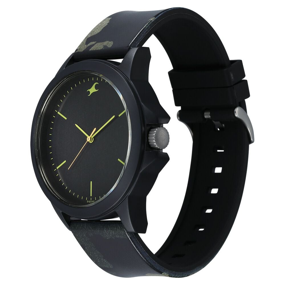 Fastrack Tees Urbanique Quartz Analog Black Dial Silicon Strap Watch For Unisex
