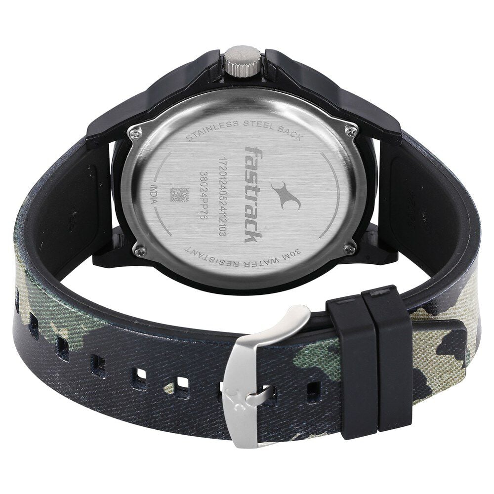 Fastrack Tees Urbanique Quartz Analog Black Dial Silicon Strap Watch For Unisex