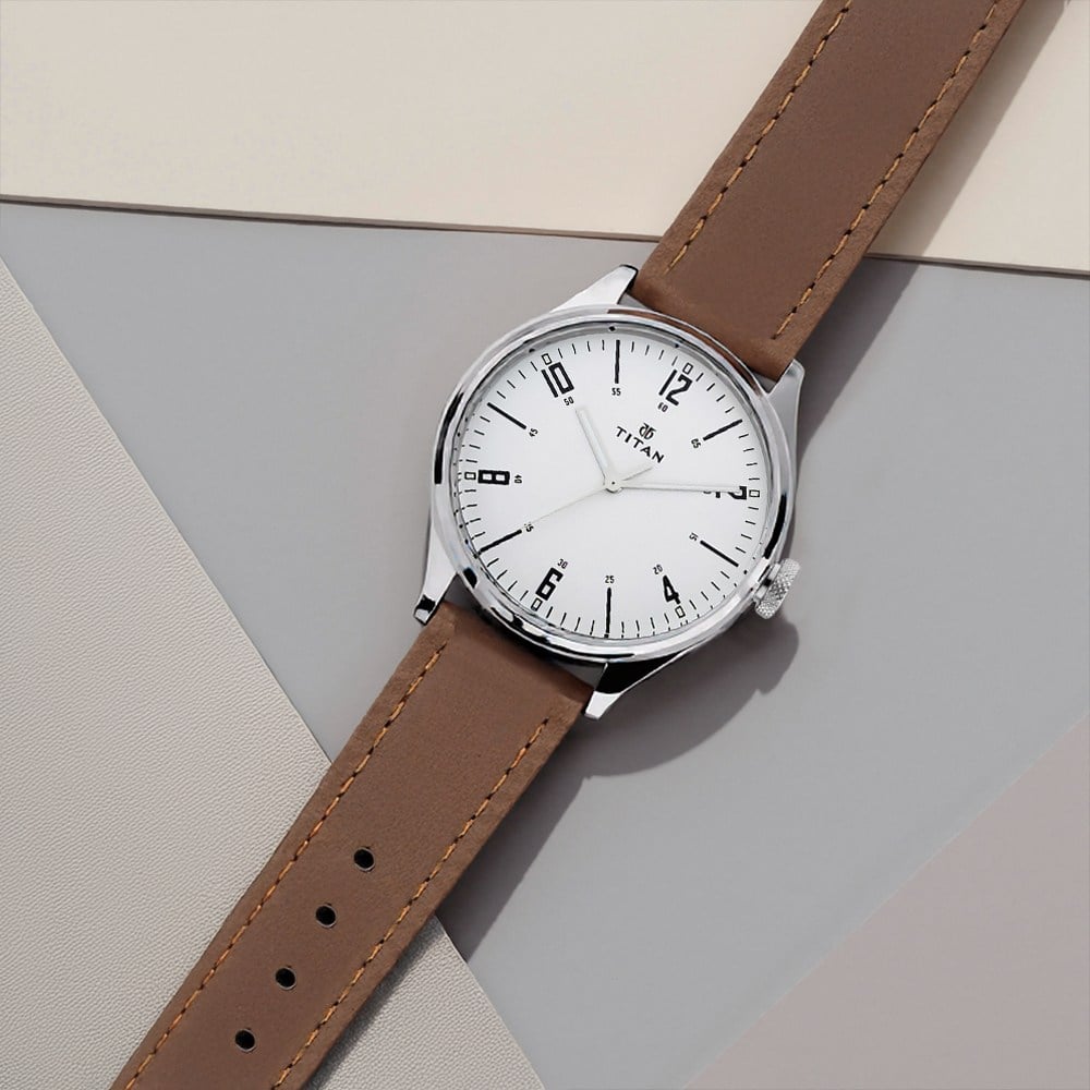 [1802sl01] Titan Men's Urban Edge Lustrous Silver Dial Leather Watch