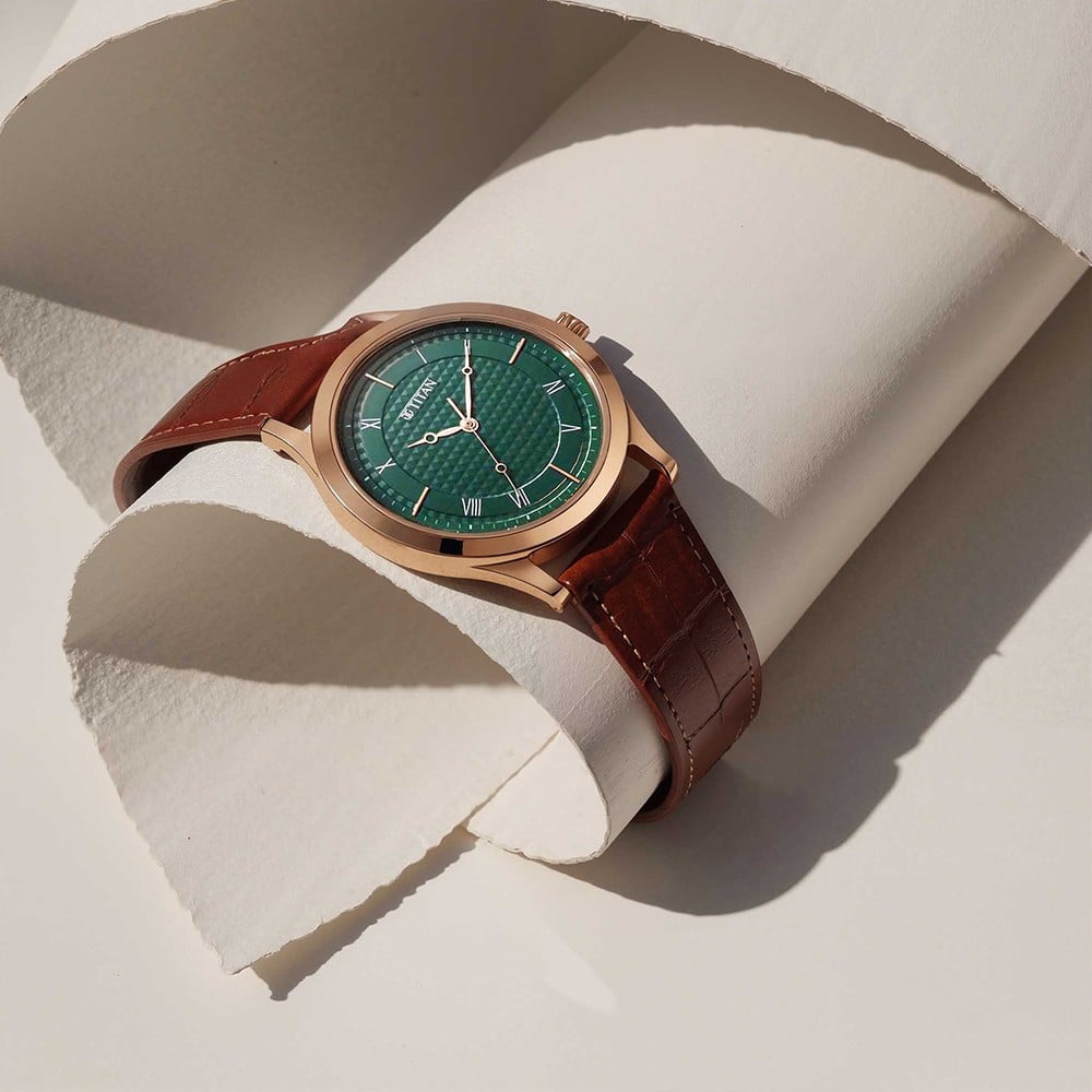 [1823WL02] Titan Karishma Green Dial Analog Leather Strap Watch for Men
