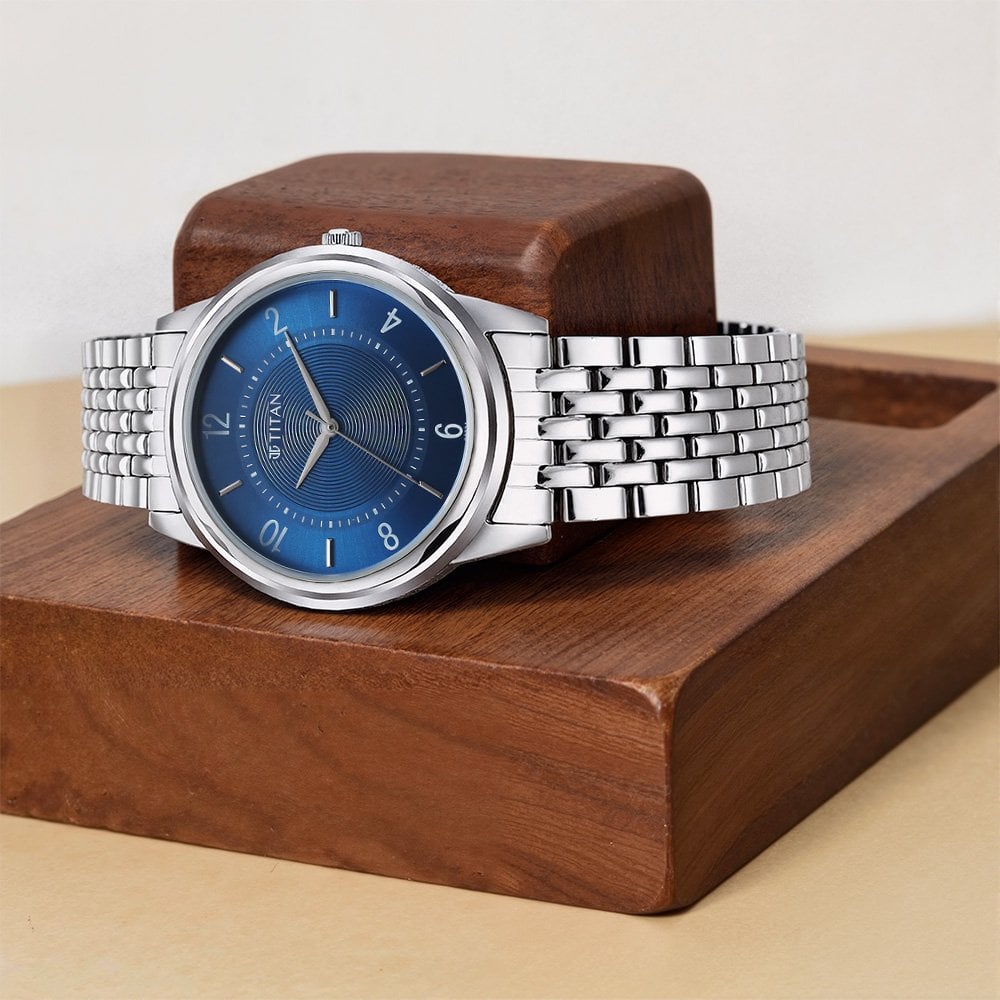 [1638SM02] Titan Karishma Zing Quartz Analog Blue Dial Stainless Steel Strap Watch for Men